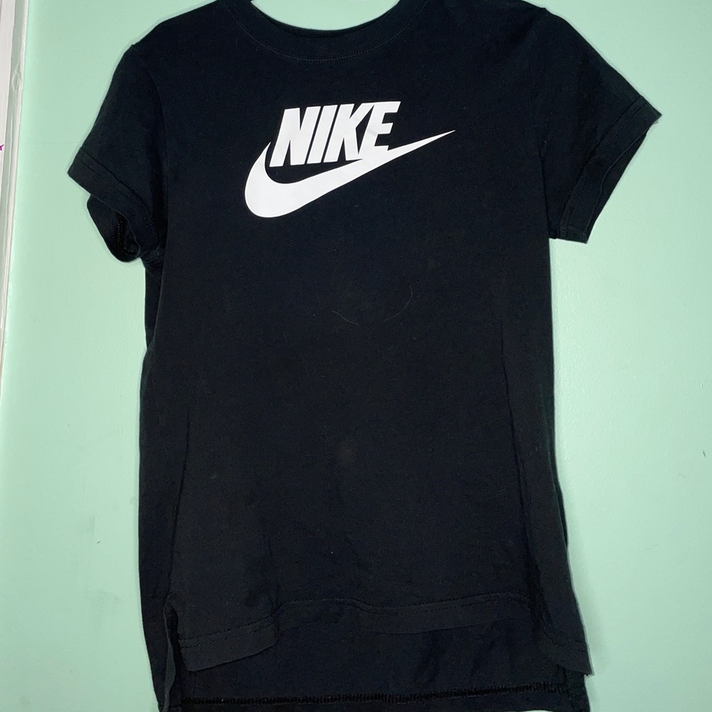 Black and white girls nike T-shirt from Kohl’s!